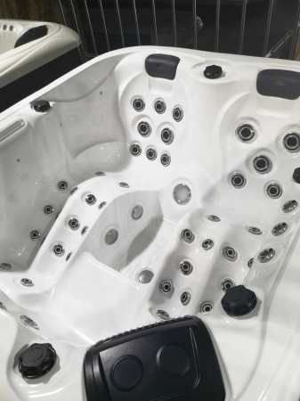 Гидромассажный спа бассейн Bigeer Трио BG-8891